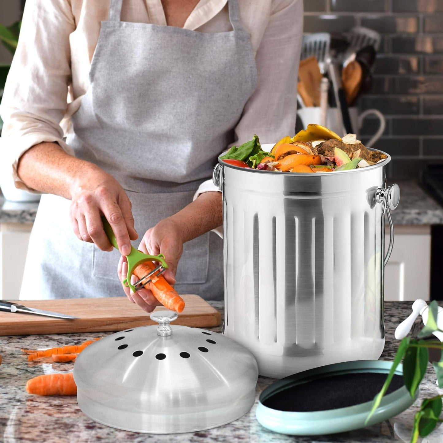 Compost Bin for Kitchen Countertop, 1.3 Gallon Stainless Steel Indoor Compost Bucket for Kitchen Countertop Odorless Compost Pail for Kitchen Food Waste with Carrying Handle Easy to Clean